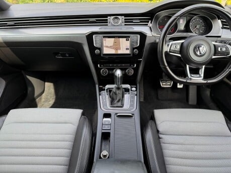 Volkswagen Passat 2.0 TDI BlueMotion Tech R-Line DSG Euro 6 (s/s) 5dr 19