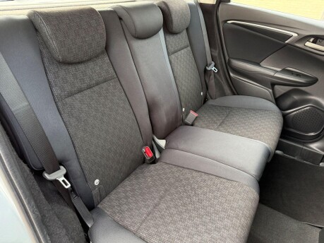 Honda Jazz 1.3 i-VTEC SE CVT Euro 6 (s/s) 5dr 12