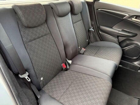 Honda Jazz 1.3 i-VTEC SE CVT Euro 6 (s/s) 5dr 15