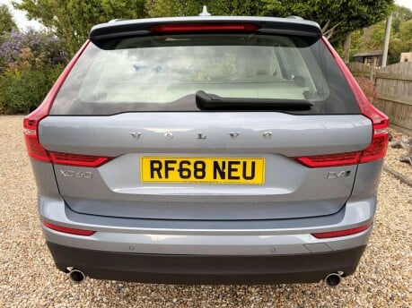 Volvo XC60 2.0 D4 Momentum Auto AWD Euro 6 (s/s) 5dr 9