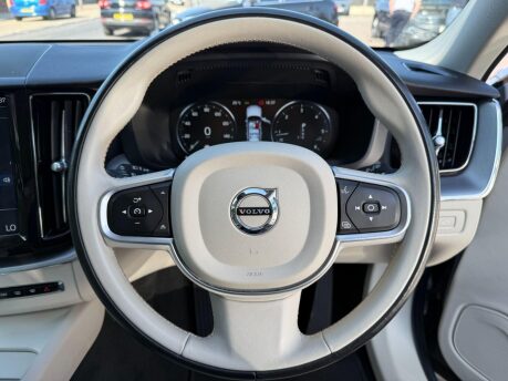 Volvo XC60 2.0 D4 Momentum Auto AWD Euro 6 (s/s) 5dr 16