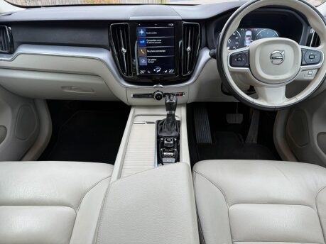 Volvo XC60 2.0 D4 Momentum Auto AWD Euro 6 (s/s) 5dr 22