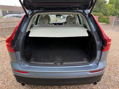 Volvo XC60 2.0 D4 Momentum Auto AWD Euro 6 (s/s) 5dr 26