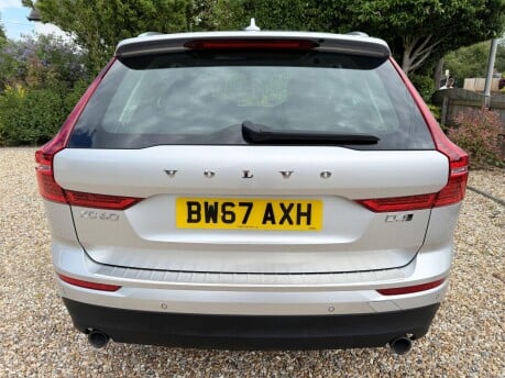 Volvo XC60 2.0 D4 Momentum Auto AWD Euro 6 (s/s) 5dr 9