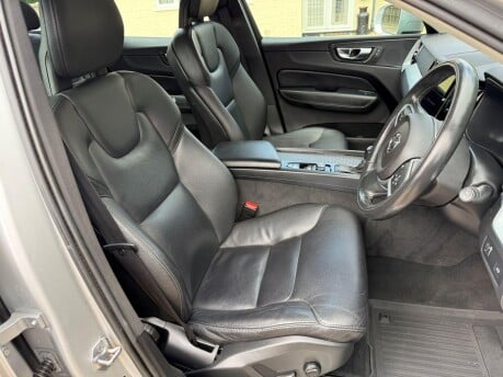Volvo XC60 2.0 D4 Momentum Auto AWD Euro 6 (s/s) 5dr 21