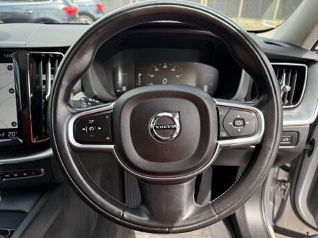 Volvo XC60 2.0 D4 Momentum Auto AWD Euro 6 (s/s) 5dr 15