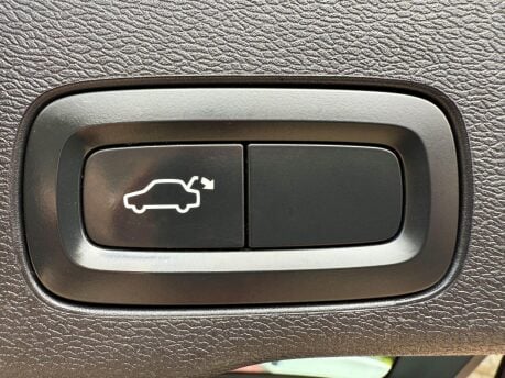 Volvo XC60 2.0 D4 Momentum Auto AWD Euro 6 (s/s) 5dr 24