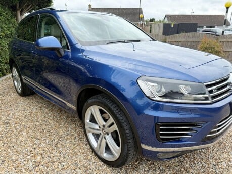 Volkswagen Touareg 3.0 TDI V6 R-Line Plus Tiptronic 4WD Euro 6 (s/s) 5dr 9