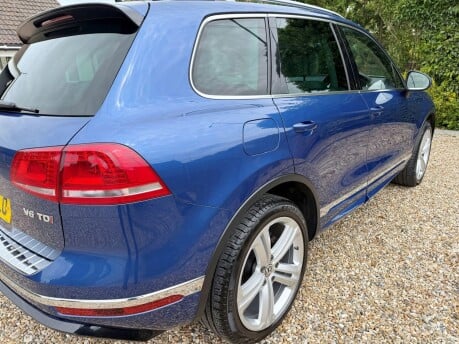 Volkswagen Touareg 3.0 TDI V6 R-Line Plus Tiptronic 4WD Euro 6 (s/s) 5dr 10