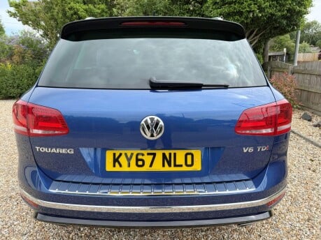 Volkswagen Touareg 3.0 TDI V6 R-Line Plus Tiptronic 4WD Euro 6 (s/s) 5dr 11