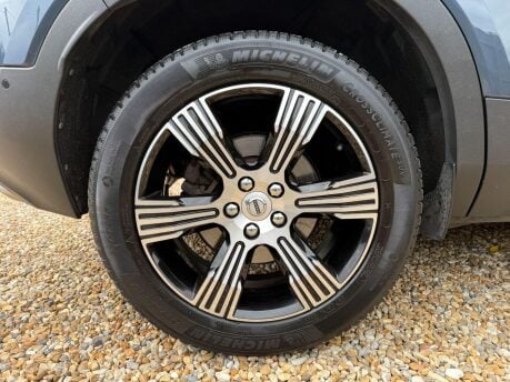 Volvo XC40 2.0 T5 Inscription Auto AWD Euro 6 (s/s) 5dr 16