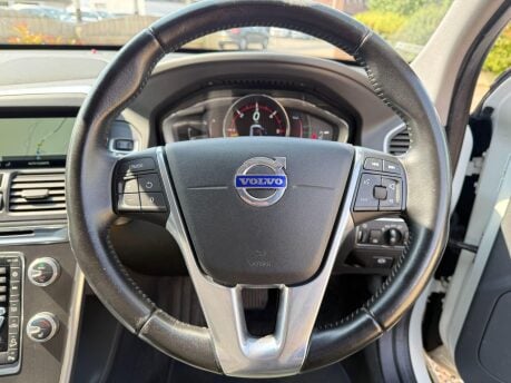 Volvo XC60 2.4 D5 SE Lux Nav Auto AWD Euro 6 (s/s) 5dr 15