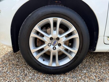 Volvo XC60 2.4 D5 SE Lux Nav Auto AWD Euro 6 (s/s) 5dr 12