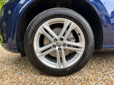 Audi Q5 2.0 TDI 40 S line S Tronic quattro Euro 6 (s/s) 5dr 12