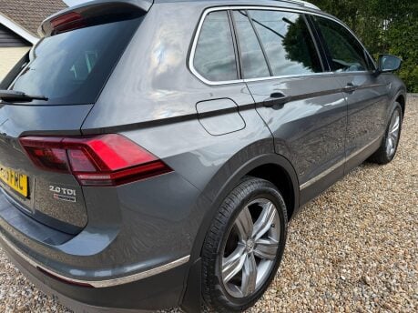 Volkswagen Tiguan 2.0 TDI BlueMotion Tech SEL DSG 4Motion Euro 6 (s/s) 5dr 10