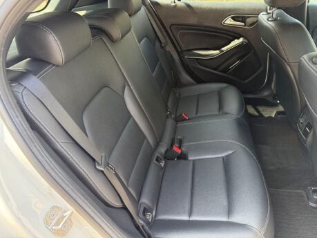 Mercedes-Benz GLA 2.1 GLA200d Sport (Premium Plus) 7G-DCT Euro 6 (s/s) 5dr 27