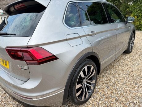 Volkswagen Tiguan 2.0 TDI BlueMotion Tech R-Line DSG 4Motion Euro 6 (s/s) 5dr 10