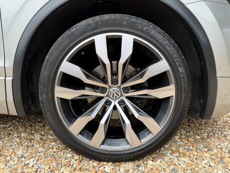 Volkswagen Tiguan 2.0 TDI BlueMotion Tech R-Line DSG 4Motion Euro 6 (s/s) 5dr 14