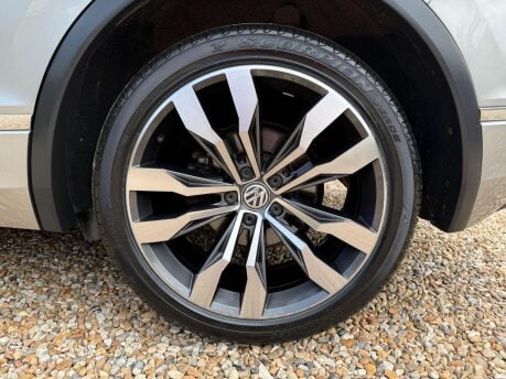 Volkswagen Tiguan 2.0 TDI BlueMotion Tech R-Line DSG 4Motion Euro 6 (s/s) 5dr 15
