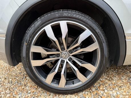 Volkswagen Tiguan 2.0 TDI BlueMotion Tech R-Line DSG 4Motion Euro 6 (s/s) 5dr 16