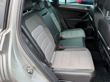 Volkswagen Tiguan 2.0 TDI BlueMotion Tech R-Line DSG 4Motion Euro 6 (s/s) 5dr 23