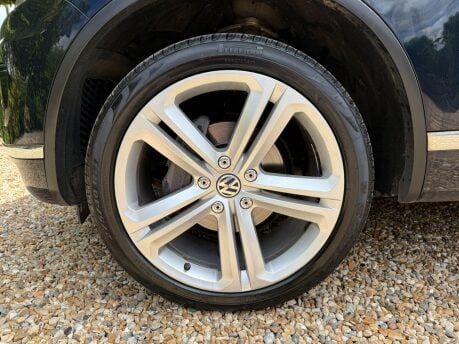 Volkswagen Touareg 3.0 TDI V6 R-Line Plus Tiptronic 4WD Euro 6 (s/s) 5dr 15