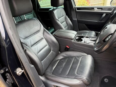 Volkswagen Touareg 3.0 TDI V6 R-Line Plus Tiptronic 4WD Euro 6 (s/s) 5dr 22