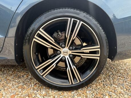 Volvo V60 2.0 D3 Inscription Pro Auto Euro 6 (s/s) 5dr 11