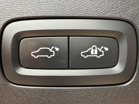 Volvo V60 2.0 D3 Inscription Pro Auto Euro 6 (s/s) 5dr 28