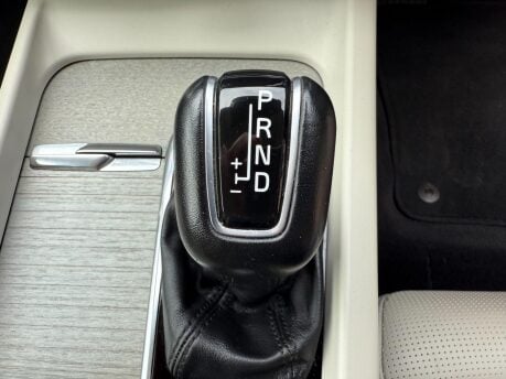 Volvo V60 2.0 D3 Inscription Pro Auto Euro 6 (s/s) 5dr 21