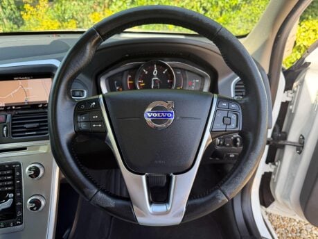 Volvo XC60 2.4 D5 SE Lux Nav Auto AWD Euro 6 (s/s) 5dr 18