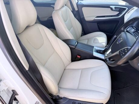 Volvo XC60 2.4 D5 SE Lux Nav Auto AWD Euro 6 (s/s) 5dr 25