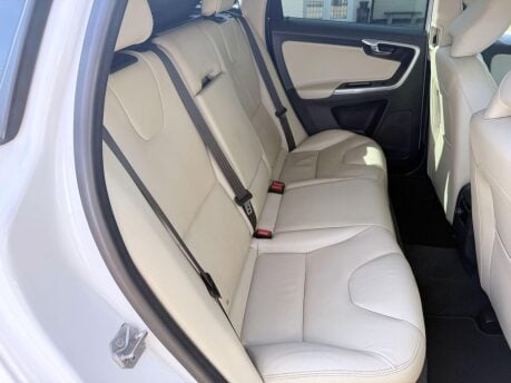 Volvo XC60 2.4 D5 SE Lux Nav Auto AWD Euro 6 (s/s) 5dr 26