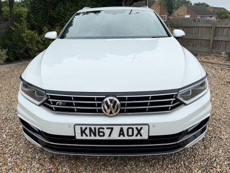 Volkswagen Passat 2.0 TDI R-Line DSG Euro 6 (s/s) 5dr 8