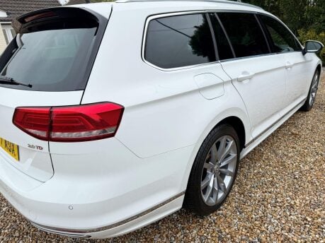 Volkswagen Passat 2.0 TDI R-Line DSG Euro 6 (s/s) 5dr 10