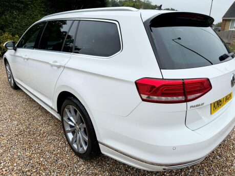 Volkswagen Passat 2.0 TDI R-Line DSG Euro 6 (s/s) 5dr 12