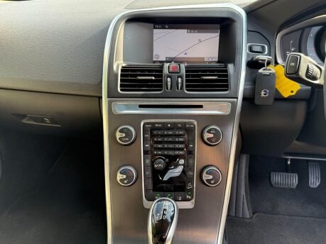 Volvo XC60 2.4 D5 SE Lux Nav Geartronic AWD Euro 5 5dr 20