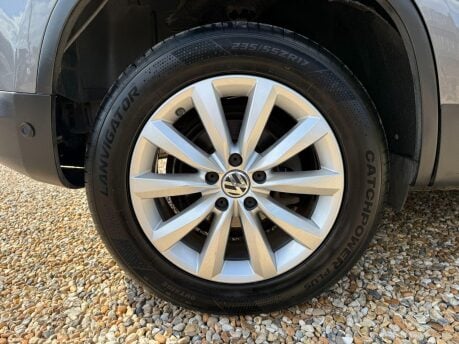 Volkswagen Tiguan 2.0 TDI BlueMotion Tech Match DSG 4WD Euro 5 (s/s) 5dr 16