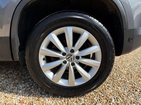 Volkswagen Tiguan 2.0 TDI BlueMotion Tech Match DSG 4WD Euro 5 (s/s) 5dr 13