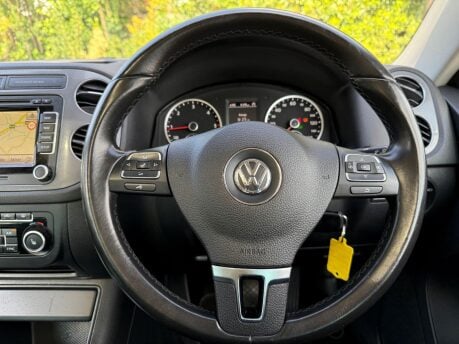 Volkswagen Tiguan 2.0 TDI BlueMotion Tech Match DSG 4WD Euro 5 (s/s) 5dr 17