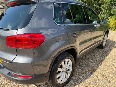 Volkswagen Tiguan 2.0 TDI BlueMotion Tech Match DSG 4WD Euro 5 (s/s) 5dr 10