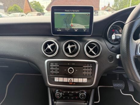 Mercedes-Benz A Class 2.1 A200d Sport (Premium) 7G-DCT Euro 6 (s/s) 5dr 14