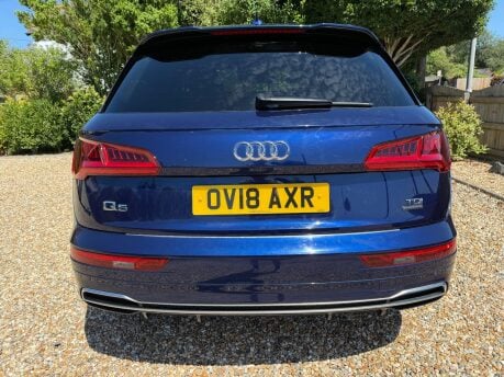 Audi Q5 2.0 TDI S line S Tronic quattro Euro 6 (s/s) 5dr 9