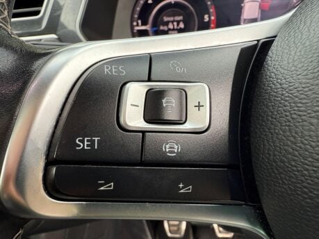 Volkswagen Tiguan 2.0 TDI R-Line Euro 6 (s/s) 5dr 18