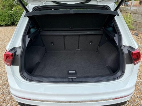 Volkswagen Tiguan 2.0 TDI R-Line Euro 6 (s/s) 5dr 26