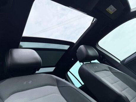 Volkswagen Tiguan 2.0 TDI R-Line Euro 6 (s/s) 5dr 3