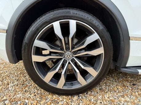 Volkswagen Tiguan 2.0 TDI R-Line Euro 6 (s/s) 5dr 16