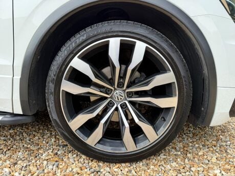 Volkswagen Tiguan 2.0 TDI R-Line Euro 6 (s/s) 5dr 15