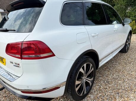 Volkswagen Touareg 3.0 TDI V6 BlueMotion Tech R-Line Tiptronic 4WD Euro 6 (s/s) 5dr 10