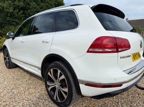 Volkswagen Touareg 3.0 TDI V6 BlueMotion Tech R-Line Tiptronic 4WD Euro 6 (s/s) 5dr 12